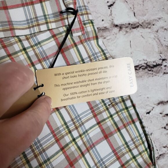 Men's Roundtree & Yorke Plaid Shorts - Picture 3 of 6